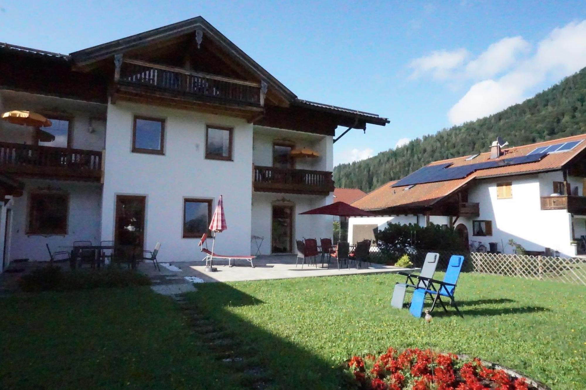 Haus Alpenblick Inkl. Chiemgaukarte Apartment Руполдинг Екстериор снимка